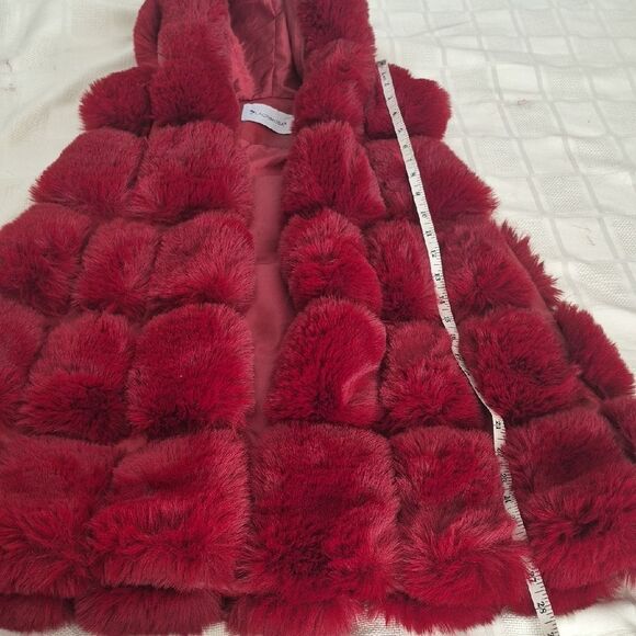 Women's Burgundy Faux Fur Vest With Hoodie - Picture 12 of 16